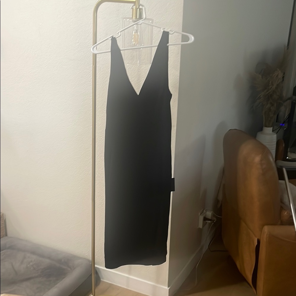 Elegant Black Sleeveless Dress
